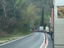 Километрично задръстване на Кресненското дефиле