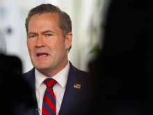 CBS News: Майк Уолц подава оставка
