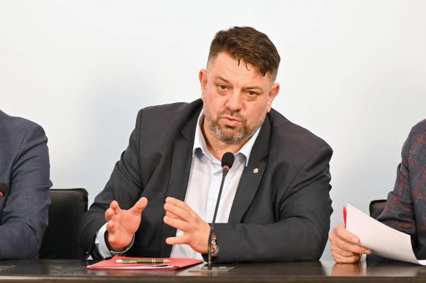 Зафиров: За съжаление опозицията продължава да хаби ценно парламентарно време