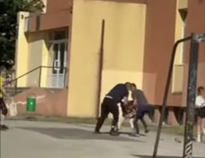Пореден случай на агресия в благоевградско училище! Двама мъже биха ученик, той пък посегнал на момиче