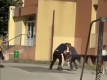 Пореден случай на агресия в благоевградско училище! Двама мъже биха ученик, той пък посегнал на момиче