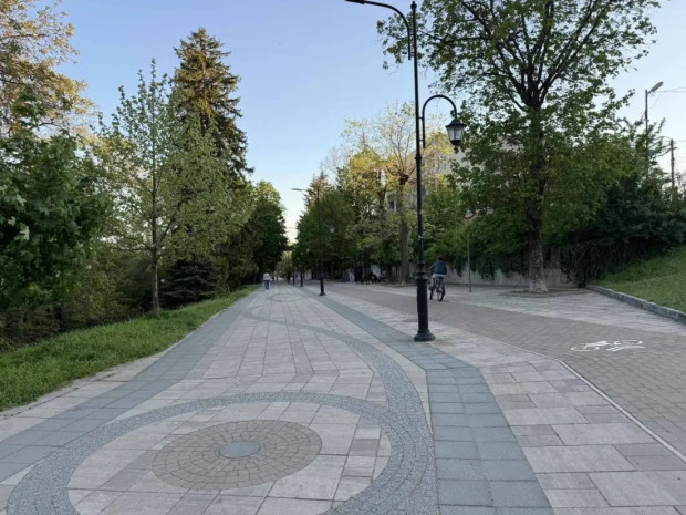 Дете е с опасност за живота след падане от електрическата тротинетка в Карлово