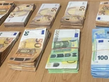 Митничари намериха скрита валута за близо 120 000 лева в леглото на шофьор