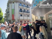 Журналисти пострадаха при протеста пред болница в Пловдив
