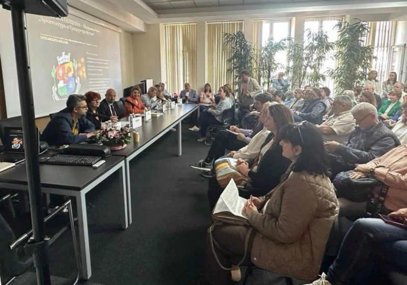 Среща на главния архитект на София с професионалисти в строителството