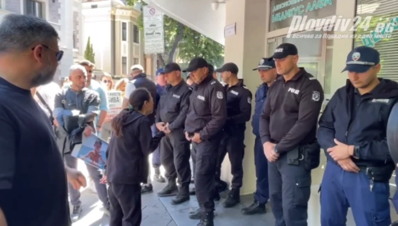 Майката на малкия Ангел към полицаите: По-добре ме застреляйте! Няма смисъл да живея!