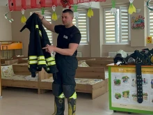 Млад пожарникар от Пловдивско: Много от децата казват, че искат да стана...