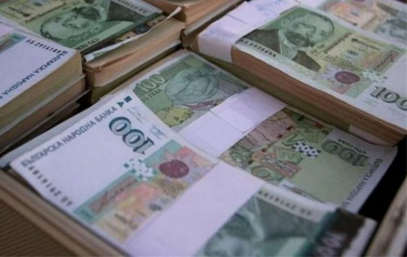 Кредитен анализатор: Сега банките заделят 12% от привлечените средства, държат ги като резерви в БНБ, за да не са свръхликвидни. Влезем ли в еврозоната, 12-те процента ще спаднат на 1%