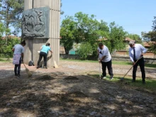 Предпразнично почистване на исторически паметници в Русенско