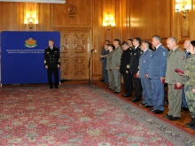 Военният министър раздаде награди в навечерието на Деня на храбростта