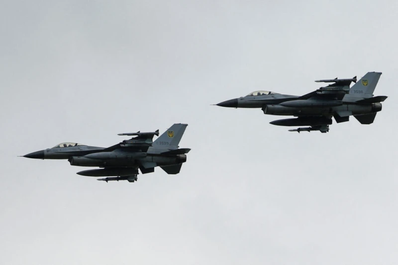 Фиала: Чехия ще обучава украински пилоти на F-16 и L-39 като част от "коалицията на желаещите"