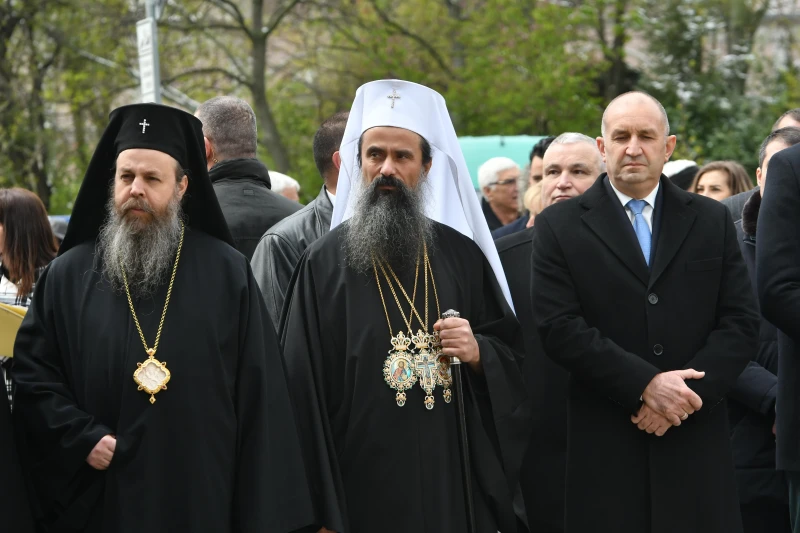 Патриарх Даниил: С вяра и живот по Христовите заповеди любовта ще дойде и ще се обединим