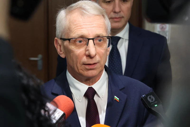 Николай Денков: Българската армия най-после получава техниката, от която се нуждае