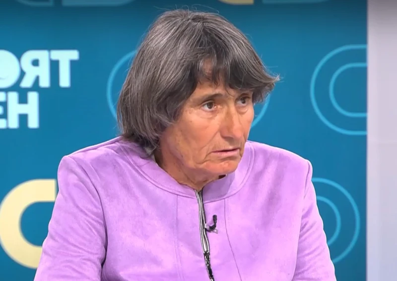 Писателката, работила в отбраната десетилетия наред, с пожелание за днешния празник