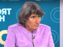 Писателката, работила в отбраната десетилетия наред, с пожелание за днешния празник