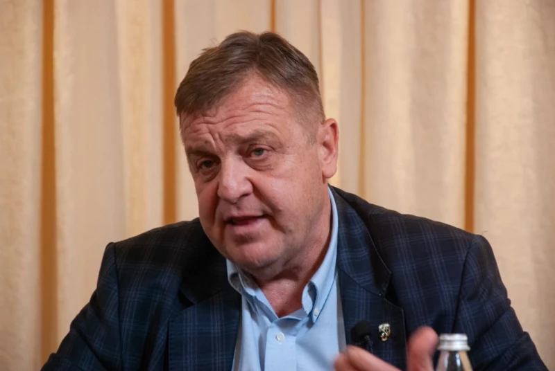 Красимир Каракачанов: Армията e била славна, когато България e била държава, управлявана от мъдри хора