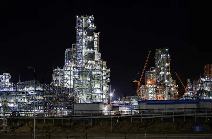 ЕС ще предложи спиране на целия внос на руски газ до края на 2027 година