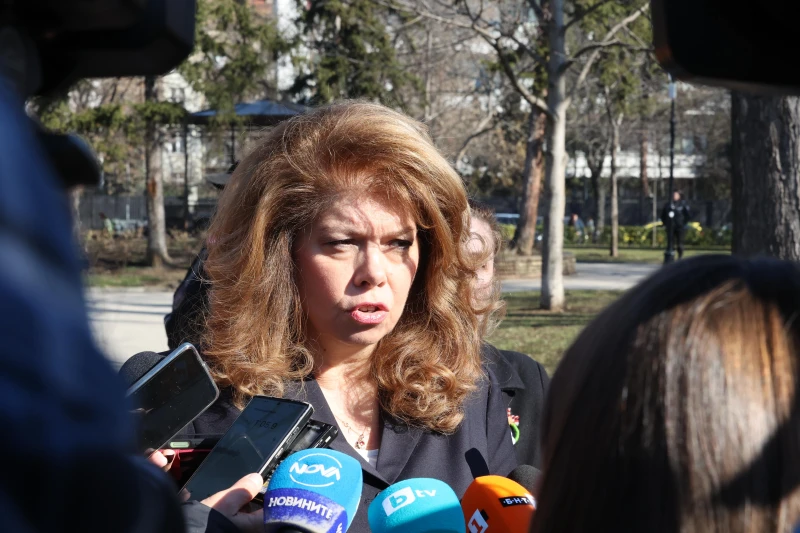 Вицепрезидентът Йотова заминава за Черна гора