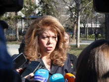 Вицепрезидентът Йотова заминава за Черна гора