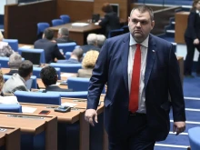 Делян Пеевски поиска законодателна и управленска програма от "управляващата тройка" и от кабинета