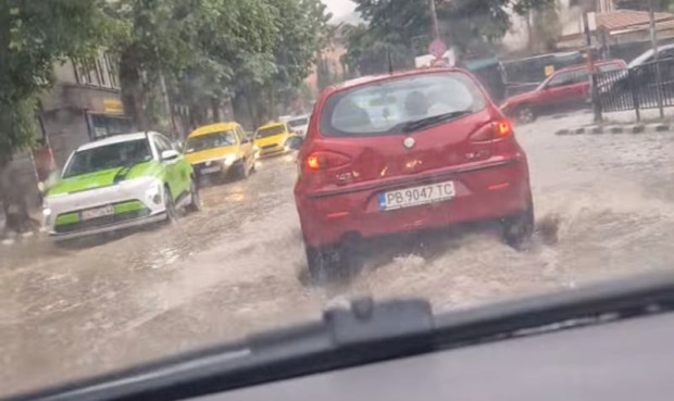 Асеновград е под вода