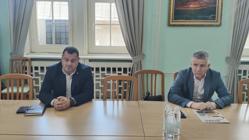 Областният управител на Бургас поиска достъп до системите за сателитно наблюдение на морето