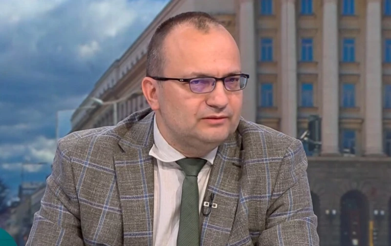 Мартин Димитров: Киселова очевидно не се справя. Гафовете й са рекорден брой