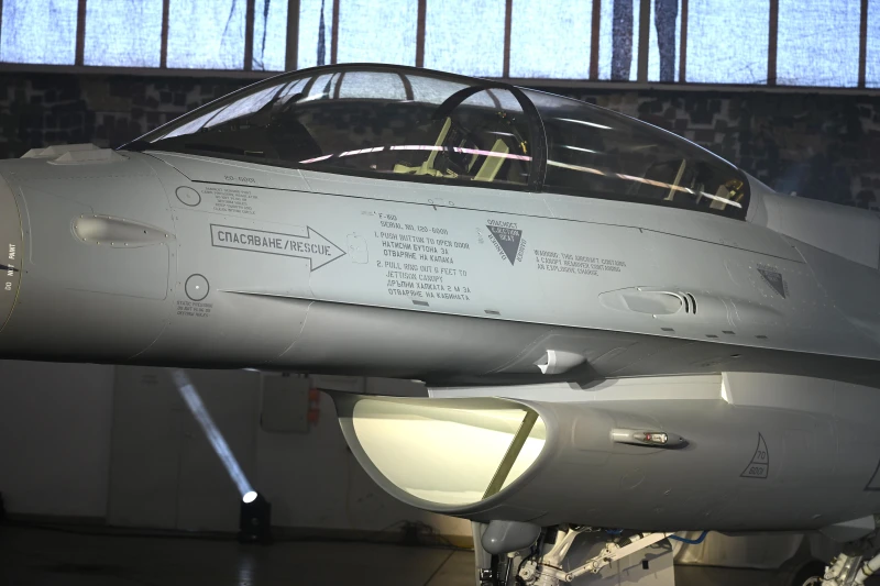 Анализатори: Борисов сам избра F-16 като беше на власт, с Радев трябва да бъдат в постоянна схватка, за да оцелеят като ключови политически лидери