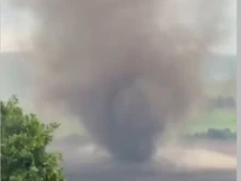 Мощно торнадо се развилня в северната ни съседка! 