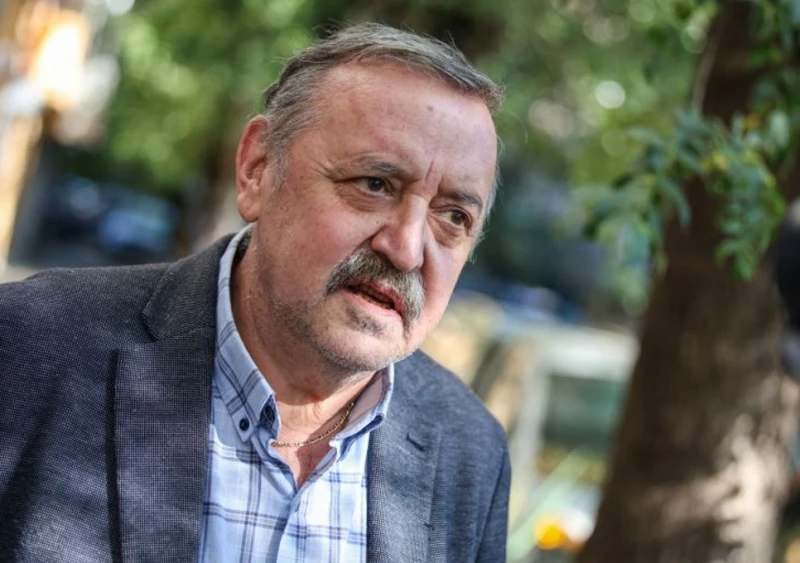 Кантарджиев: Хората трябва да се научат да свалят кърлеж с тънка пинсета или конец