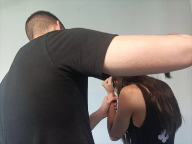 Мъж е задържан за домашно насилие спрямо съпругата му в Смолян