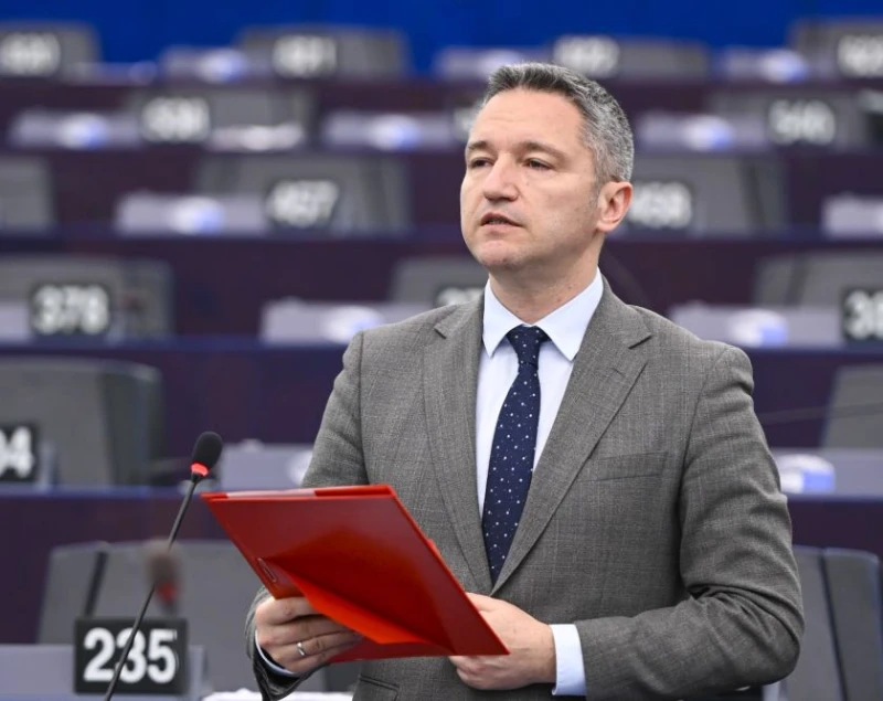 Кристиан Вигенин остро разкритикува Европейската комисия за разрешенията на ГМО