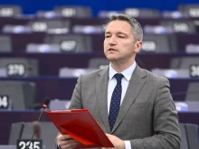 Кристиан Вигенин остро разкритикува Европейската комисия за разрешенията на ГМО