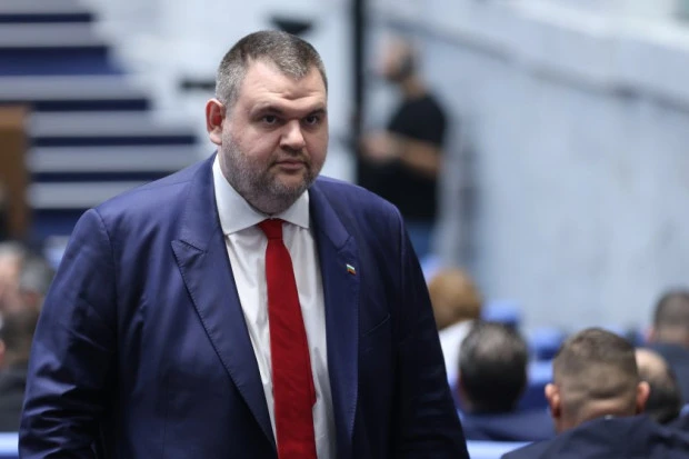 Политолог: Опитът на Пеевски да дисциплинира управляващите в лицето на Бойко Борисов е малко смешен