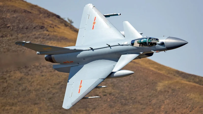 Reuters: Пакистански изтребител, произведен в Китай, е свалил два изтребителя Rafale