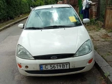 Стикираха стари автомобили в два столични квартала