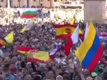 Български знамена приветстваха папа Лъв XIV във Ватикана