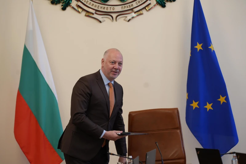 Премиерът: Поздравления за новия папа Лъв XIV. Нека работи за по-мирен свят