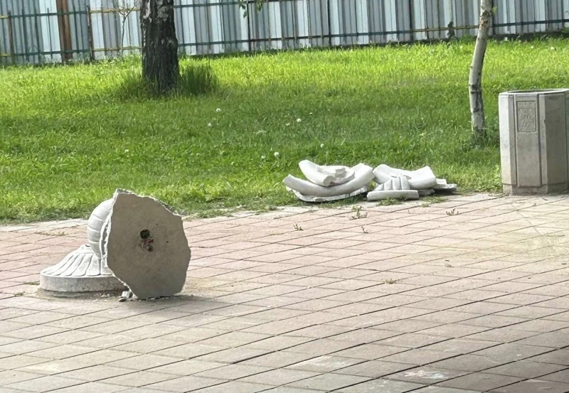 Ученичка счупи чешма в Пловдив, майката в шок - поискали й 800 лева