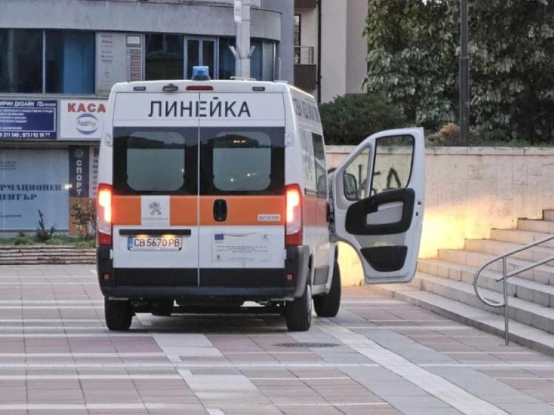 Стена падна върху двама работници в Санданско
