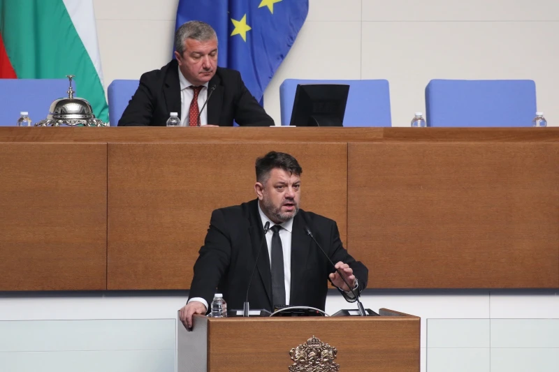 Вицепремиерът Зафиров: Българската държава спира да харчи безусловно пари за разселените лица от Украйна