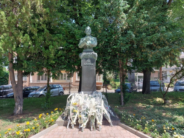 128 години от трагичната смърт на Щастливеца отбелязаха в родния му град
