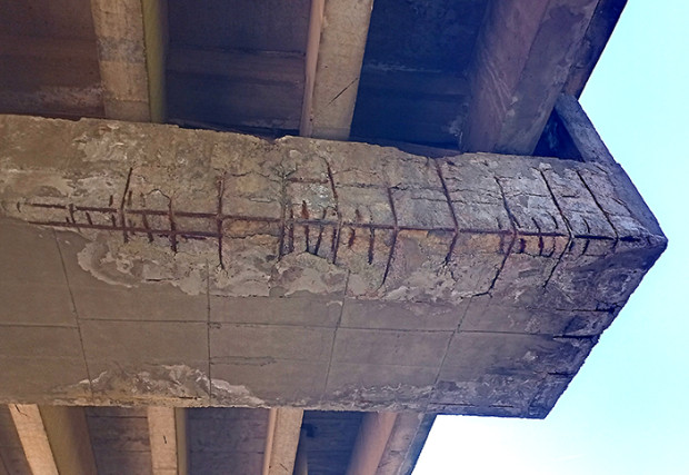 Опасно ли е? Вижте важен мост край Варна