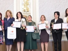 Йотова към учителите: Във вашите ръце е обучението и възпитанието на българските граждани