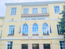 Обновиха фасадата на столичното 18 СОУ – истинско културно и архитектурно бижу в сърцето на София