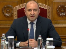 Очаква се днес президентът да внесе предложението си за еврореферендум