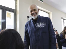 Управляващата партия в Албания води на парламентарните избори