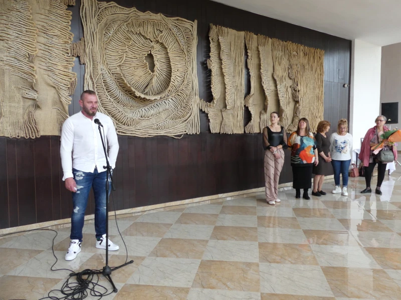 Традиционният Майски салон "Стефан Демирев" събра творци и почитатели на изкуството
