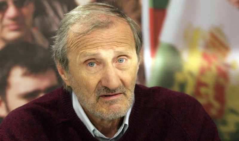 Доц. Валентин Вацев: Както Европа се подготвя за директен военен конфликт с Русия, така Русия се подготвя за такъв