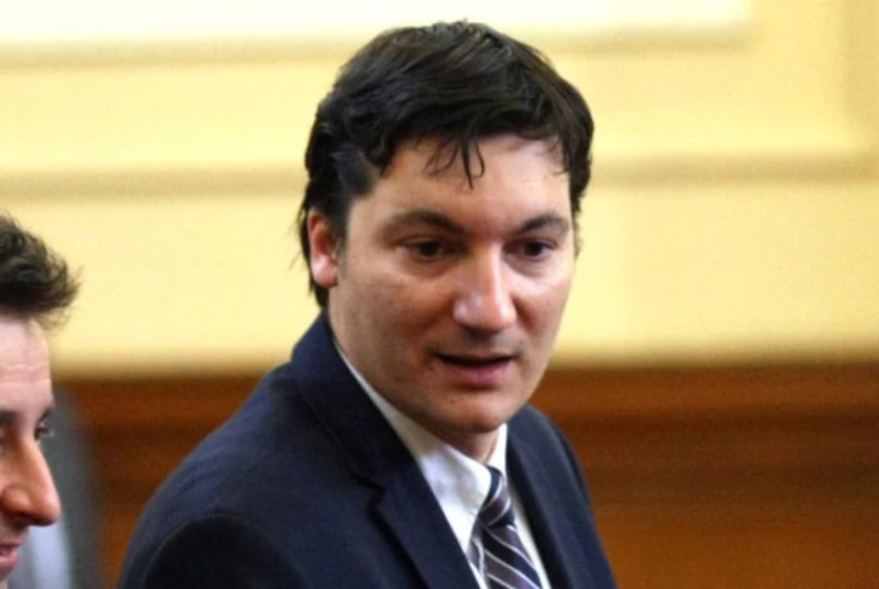 Президентът Радев подписа указ за освобождаването на Крум Зарков